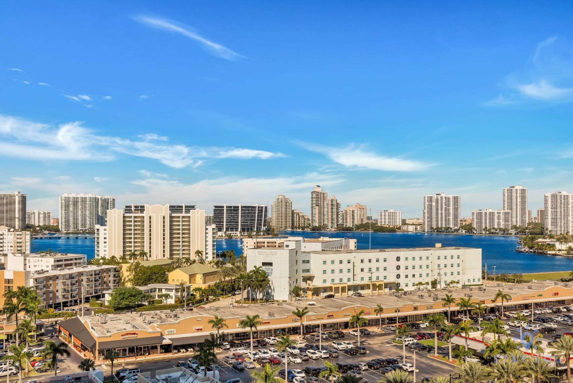 Hotel Deluxe Studio Balcony Bay View Amazing Pool Sunny Isles Beach Exterior foto