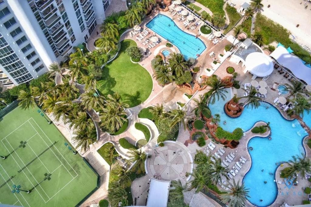 Hotel Deluxe Studio Balcony Bay View Amazing Pool Sunny Isles Beach Exterior foto