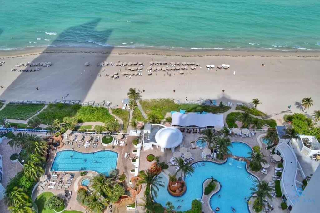 Hotel Deluxe Studio Balcony Bay View Amazing Pool Sunny Isles Beach Exterior foto